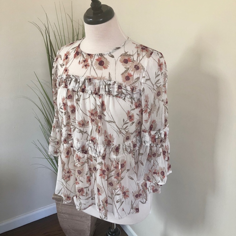 Floral Ruffle Blouse - Picture 2 of 5